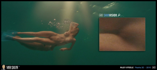 Riley Steele is sexy underwater; Celebrity Hot 