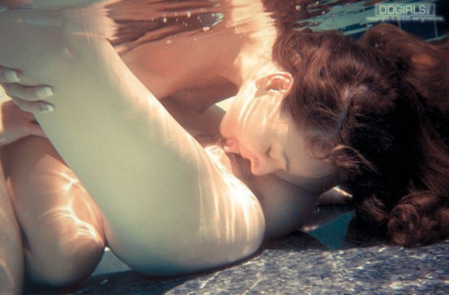 underwater; Lesbian 