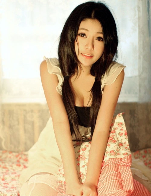 a beautiful girl; Asian 
